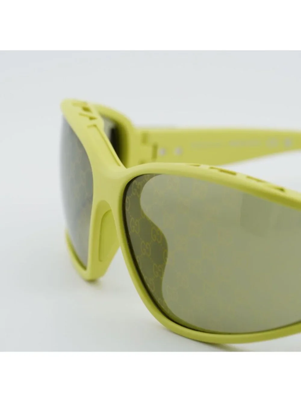 Gucci GG2011S 002 Sunglasses Acid Green Geometric Frame, Green Lenses